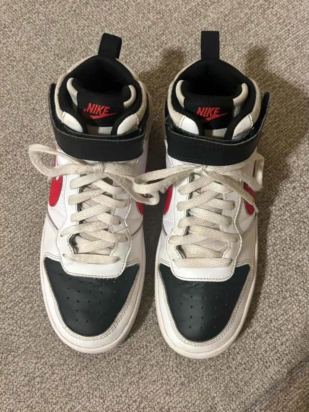 Kids Nike High-Top Sneakers size 6 Red Black & White